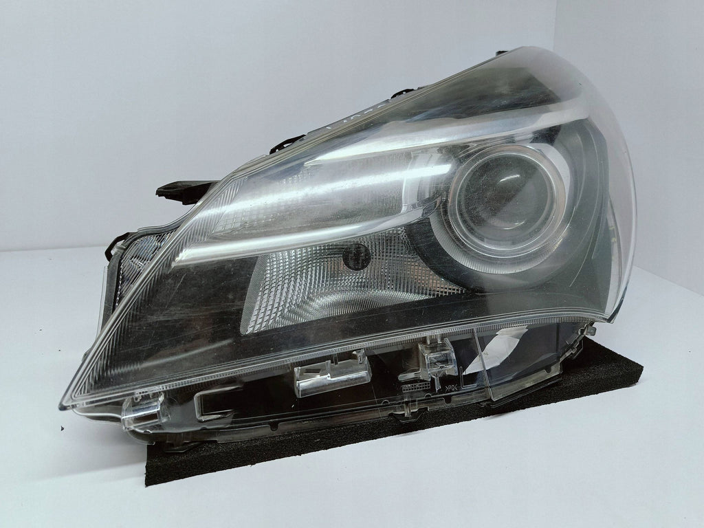 Toyota Yaris III LIFT 14- LAMPA LEWA PRZÓD PRZEDNIA SOCZEWKA KOITO 0D-160