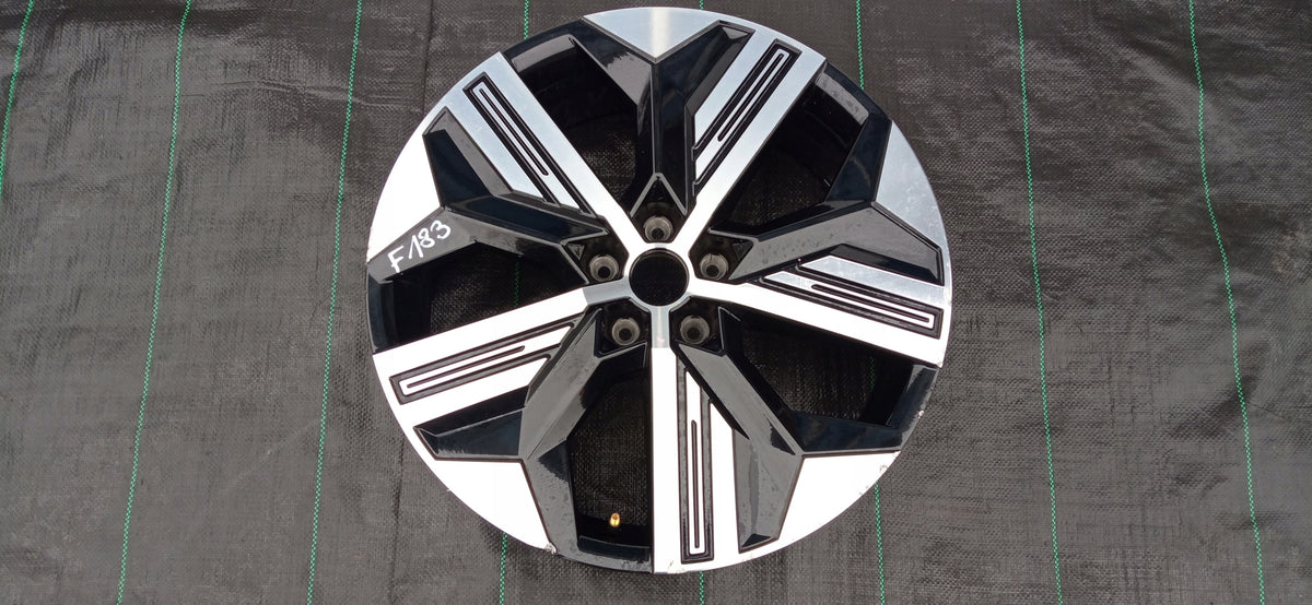 Felga Aluminiowa Renault Megane V E-Tech 7.0"x20" 5X114.3 ET34 403008508R — zdjęcie 1 z 15