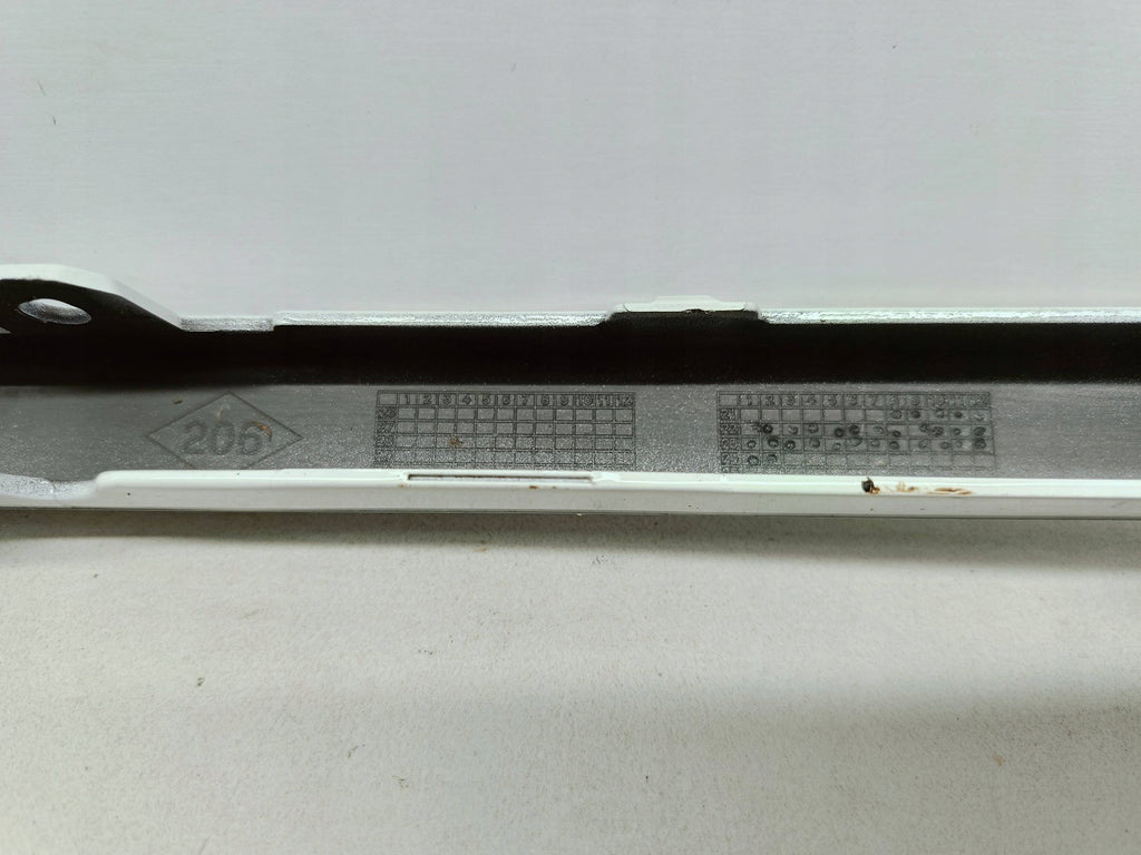 Renault Megane V E-Tech 22- HINTERE STOßSTANGENLEISTE BLANC 850708745R