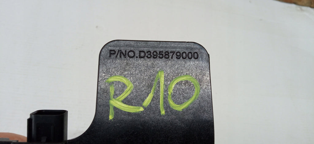 RADAR CZUJNIK MARTWEGO POLA TUCSON III 15- PRAWY TYŁ 95821-D7000
