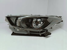 Laden Sie das Bild in den Galerie-Viewer, TOYOTA YARIS IV 4 19- SCHEINWERFER LINKS VORNE LINSE KOITO K0-6 EU