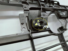 Load image into Gallery viewer, AUDI E-TRON 4KE 19- WZMOCNIENIE STELAŻ ATRAPY GRILLA 4KE807233