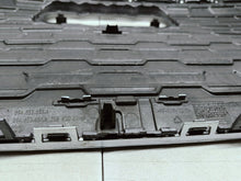Load image into Gallery viewer, Audi Q4 E-TRON 21- ATRAPA GRILL ZDERZAKA PRZEDNIEGO 89A853653A