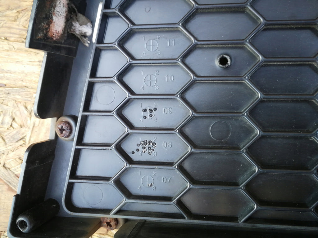 CHEVROLET AVEO T250 LIFT 07- ATRAPA GRILL DOLNY ZDERZAKA PRZÓD 96813742