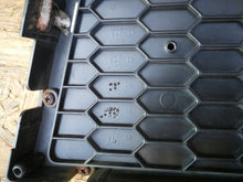 Laden Sie das Bild in den Galerie-Viewer, CHEVROLET AVEO T250 LIFT 07- ATRAPA GRILL DOLNY ZDERZAKA PRZÓD 96813742
