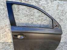 Załaduj zdjęcie do przeglądarki galerii, Drzwi tylne Tył strona prawa Mitsubishi Outlander 33-11-25