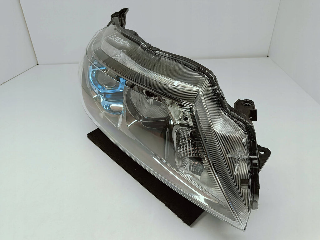 Suzuki Vitara III LY 15- LAMPA PRAWA PRZÓD LED NIEBIESKA KOITO 100-18095