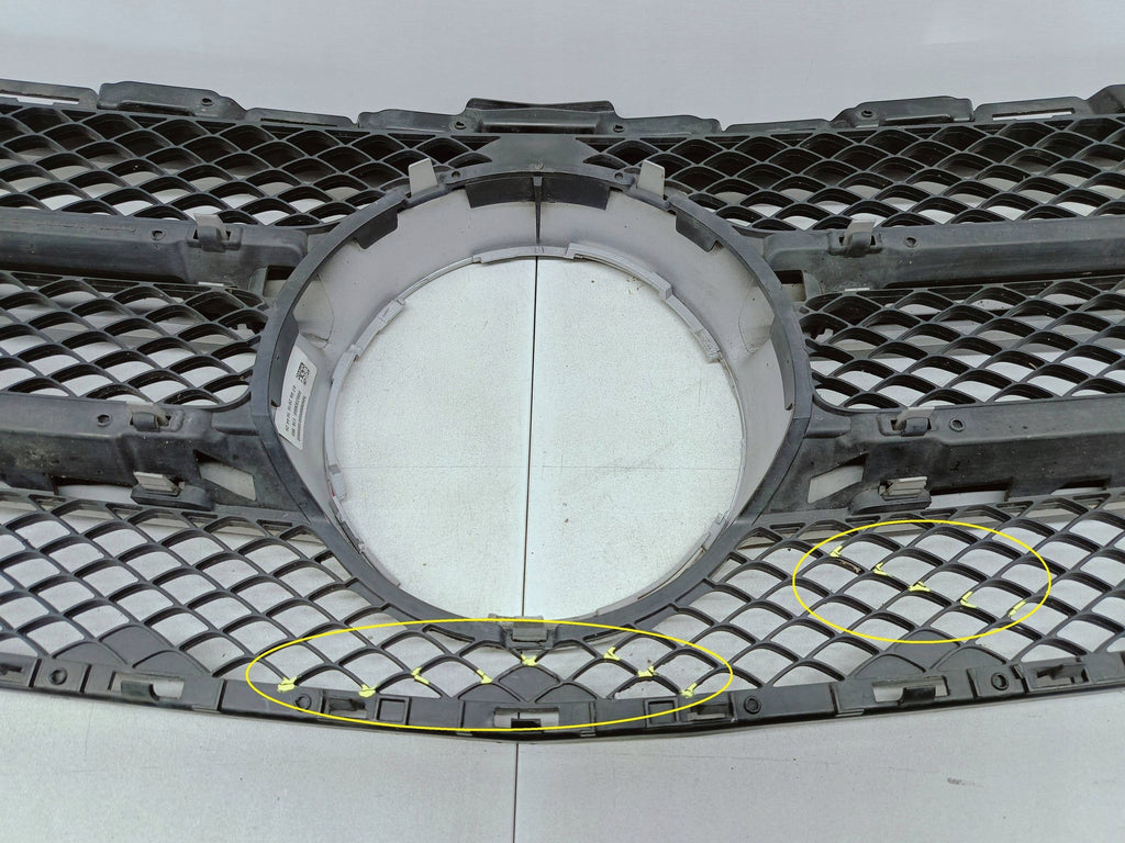 Mercedes-Benz C W205 14- KÜHLERGRILL STOSSFÄNGER VORNE A2058800783