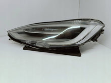 Laden Sie das Bild in den Galerie-Viewer, Tesla Model S FACELIFT 16- SCHEINWERFER LINKS VORNE VOLL-LED 1053574-00-E