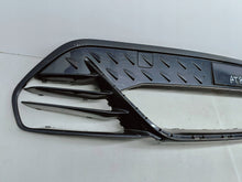 Laden Sie das Bild in den Galerie-Viewer, CUPRA BORN 10E 21- KÜHLERGRILL STOSSSTANGE VORN MITTE 10E805903C