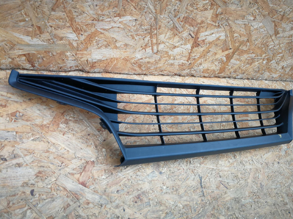 TOYOTA YARIS IV P21 19- UNTERER GRILL STOSSFÄNGER VORNE 53112-K0010