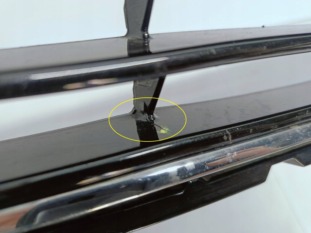 Toyota Auris II LIFT 15- KRATKA ŚRODKOWA ATRAPA ZDERZAKA PRZÓD 5311202670