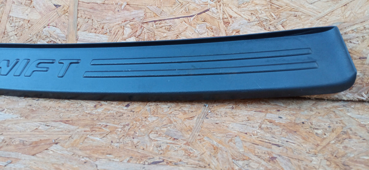 Suzuki Swift 05- Trim Strip Protective Cover Sill Rear Bumper — photo 2 of 7