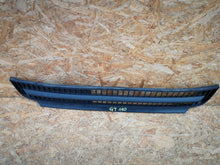 Load image into Gallery viewer, SKODA CITIGO 11- ATRAPA GRILL KRATKA DOLNA ZDERZAKA PRZEDNIEGO 1ST853677B