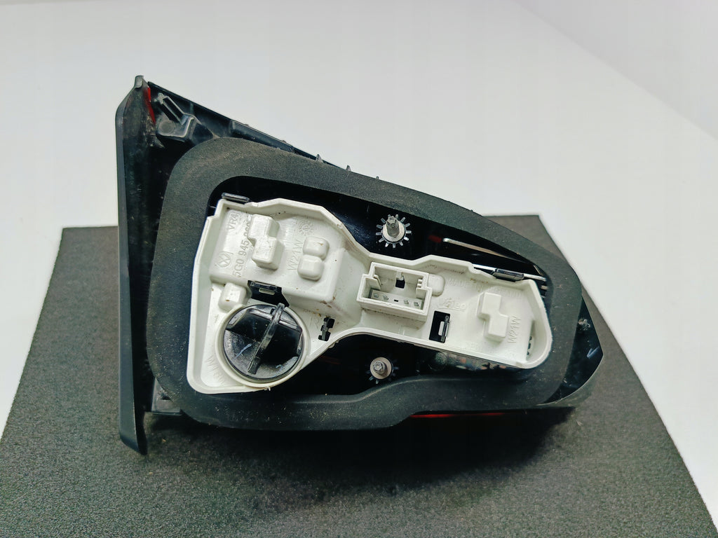 VOLKSWAGEN GOLF VII 7 HB 12- LAMPA KLAPY BAGAŻNIKA PRAWY TYŁ 5G0945094AE