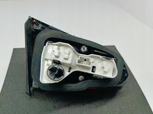 Laden Sie das Bild in den Galerie-Viewer, VOLKSWAGEN GOLF VII 7 HB 12- LAMPA KLAPY BAGAŻNIKA PRAWY TYŁ 5G0945094AE