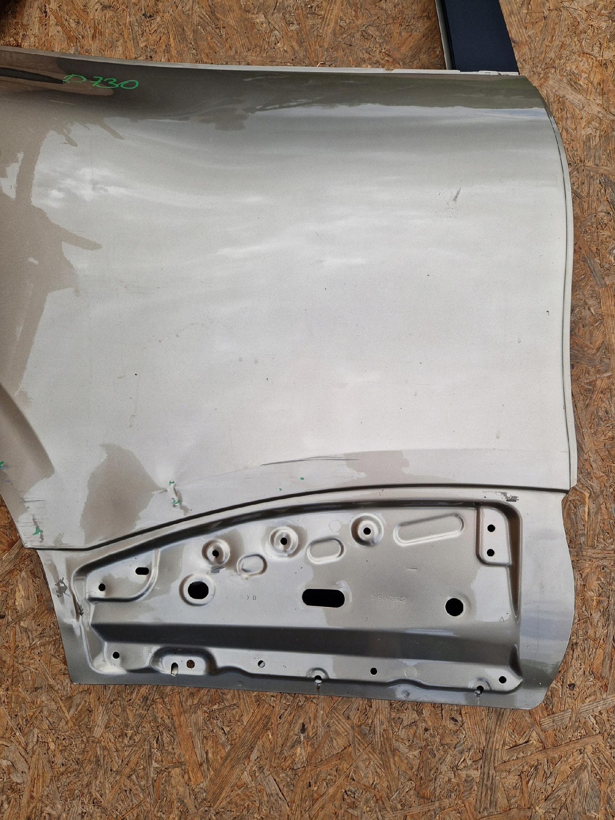 Renult Kadjar 15- Rear Right Door Rear 821525757R — photo 15 of 16
