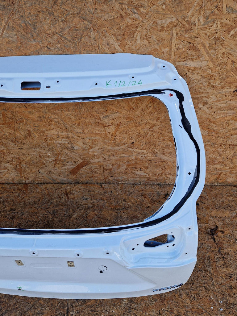 TOYOTA YARIS CROSS 20- HECKKLAPPE HINTEN