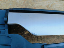 Laden Sie das Bild in den Galerie-Viewer, HYUNDAI IONIQ 5 AB 21- WINDSCHUTZSCHEIBENBLENDE JALOUSIE LINKS 86980-G1000
