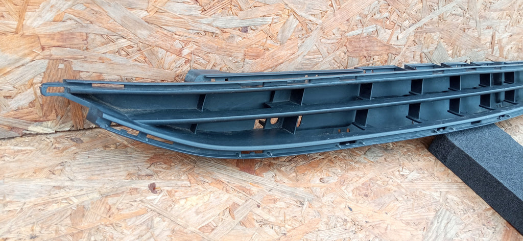 OPEL CORSA E 14- BLENDE GRILL UNTEN STOSSSTANGE VORNE 13432002