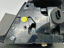 Load image into Gallery viewer, TESLA 3 III LIFT Y MY 20-LAMPA REFLEKTOR ŚWIATŁO PRAWY TYŁ LED 1502087-00-D