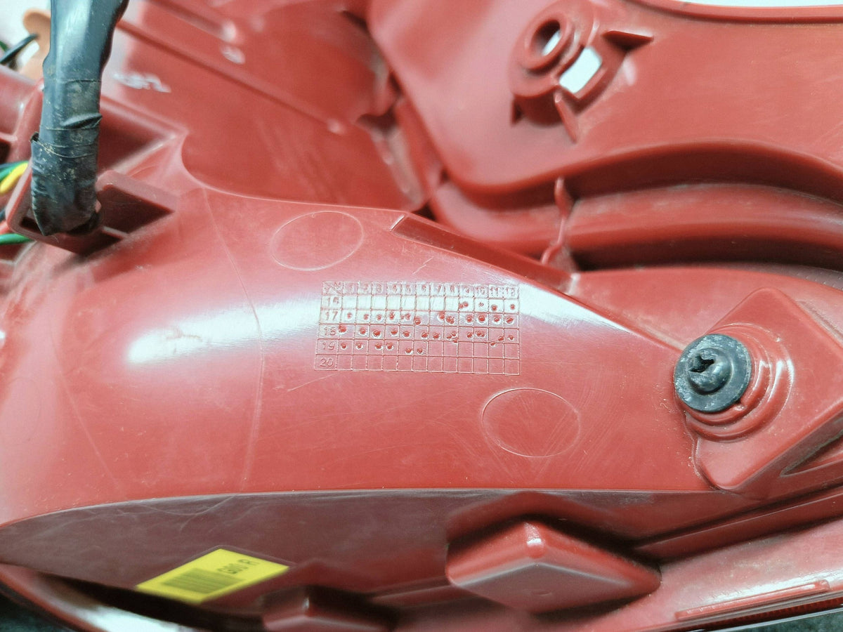 KIA Picanto III 17- Lampa Prawy Tył Prawa Tylna Seogu KIA OE 92402-G6 — zdjęcie 14 z 14