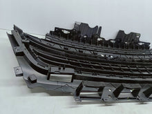 Laden Sie das Bild in den Galerie-Viewer, VW Transporter Caravelle T7 23- KÜHLERGRILL STOSSFÄNGER VORNE S741-17E778-A