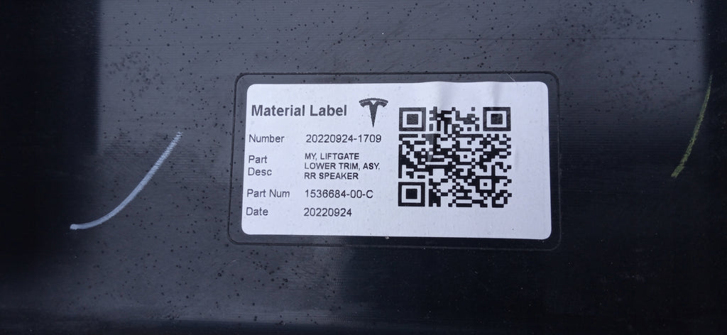 TESLA MODEL Y 20- HECKKLAPPENVERKLEIDUNG HINTEN LAUTSPRECHER 1536684-00-C