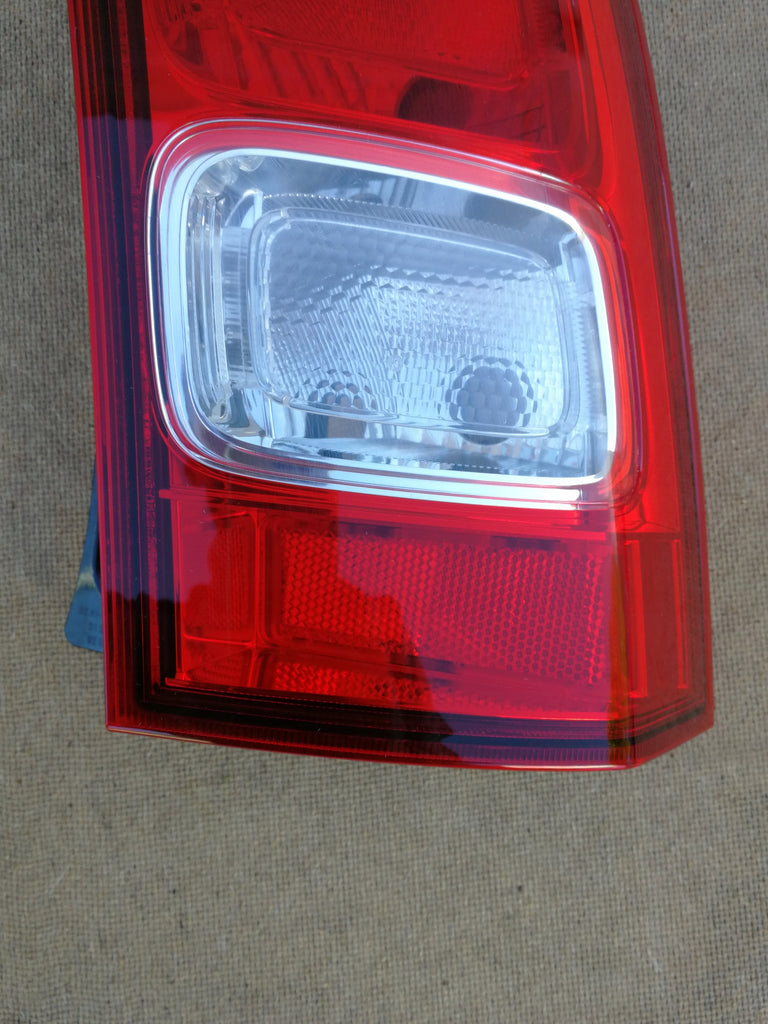 SUZUKI IGNIS III 3 16- LAMPA PRAWY TYŁ PRAWA TYLNA KOITO 220-59343