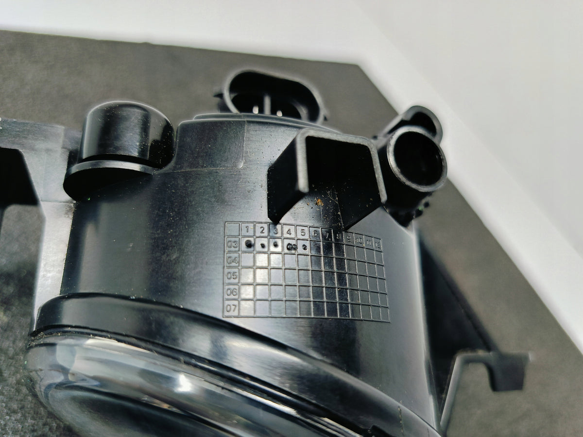 Clio II Laguna II Phare Gauche Halogen Antibrouillard Valeo 8200002469 — photo 10 sur 11