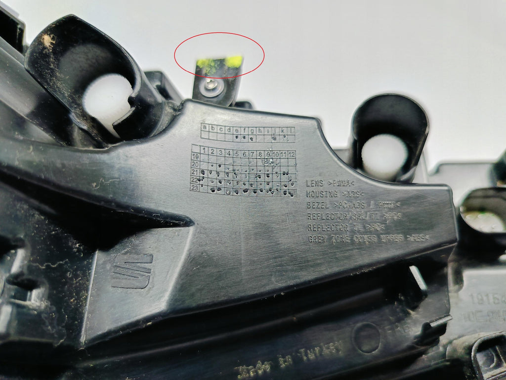 CUPRA BORN 10E 21- LAMPA REFLEKTOR ŚWIATŁO PRAWY TYŁ LED 10E945096A