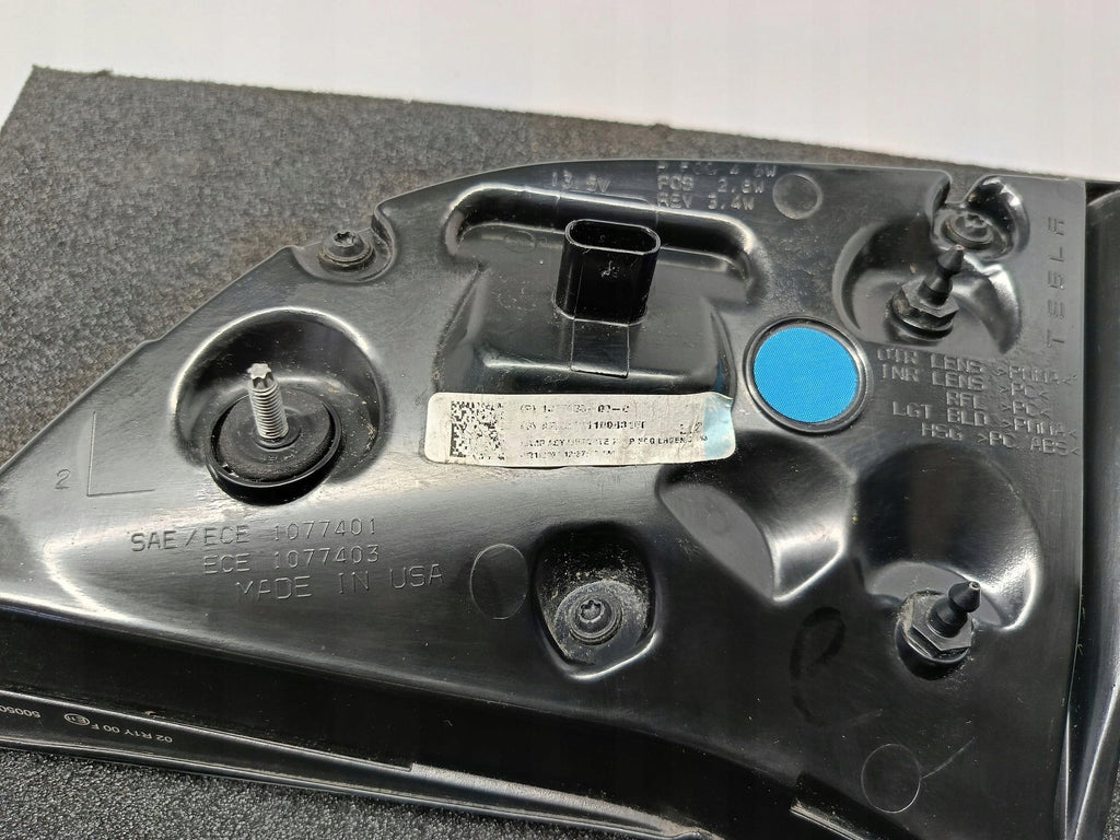 TESLA MODEL Y 20- 3 LIFT 22-KOFFERRAUMKLAPPENLEUCHTE LINKS HINTEN LED 1502088-00-B