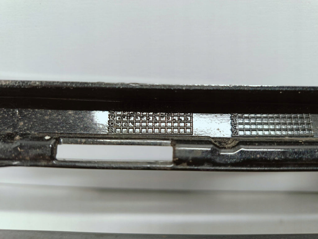 Toyota Auris II LIFT 15- KRATKA ŚRODKOWA ATRAPA ZDERZAKA PRZÓD 5311202670