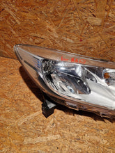 Load image into Gallery viewer, NISSAN NOTE II 2 E12 13- RIGHT FRONT HEADLIGHT 89907546