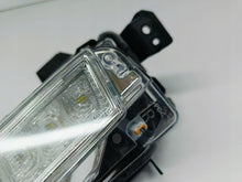 Load image into Gallery viewer, SUZUKI VITARA 15- HALOGEN DRL PRAWY LAMPA PRAWA ŚWIATŁO STANLEY LED W1378