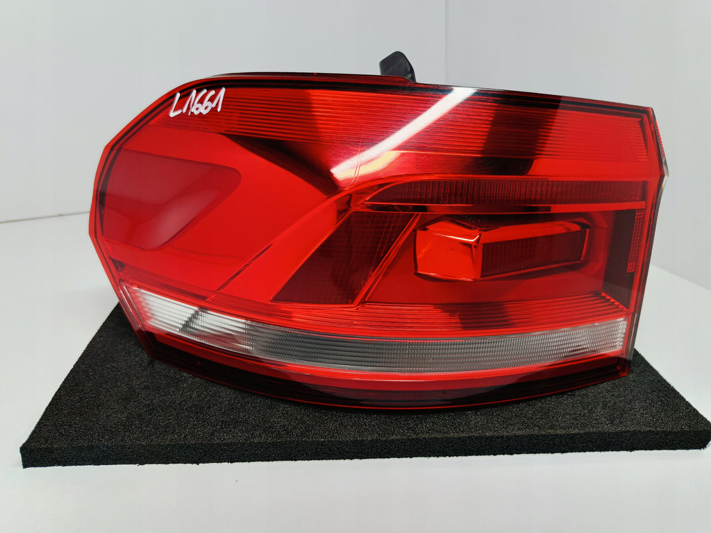 VOLKSWAGEN TOURAN 5TA 15- LAMPA LEWY TYŁ LEWA TYLNA 5TA945095A