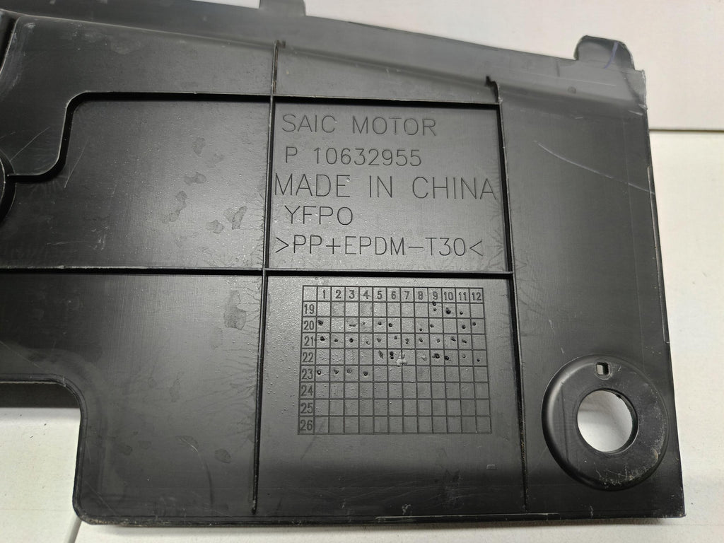MG ZS LIFT 19- OSŁONA NAKŁADKA GÓRNA MASKOWNICA PASA PRZEDNIEGO 10632955