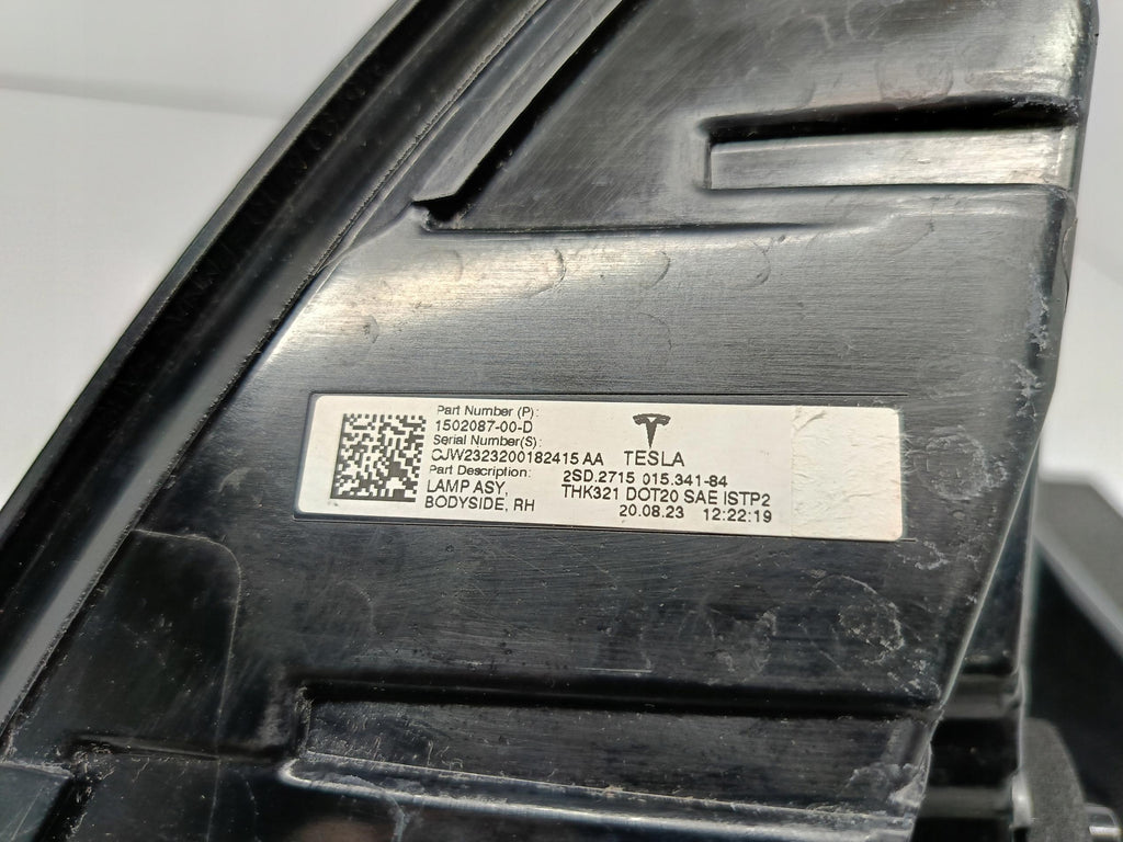 TESLA 3 III LIFT Y MY 20-LAMPA REFLEKTOR ŚWIATŁO PRAWY TYŁ LED 1502087-00-D