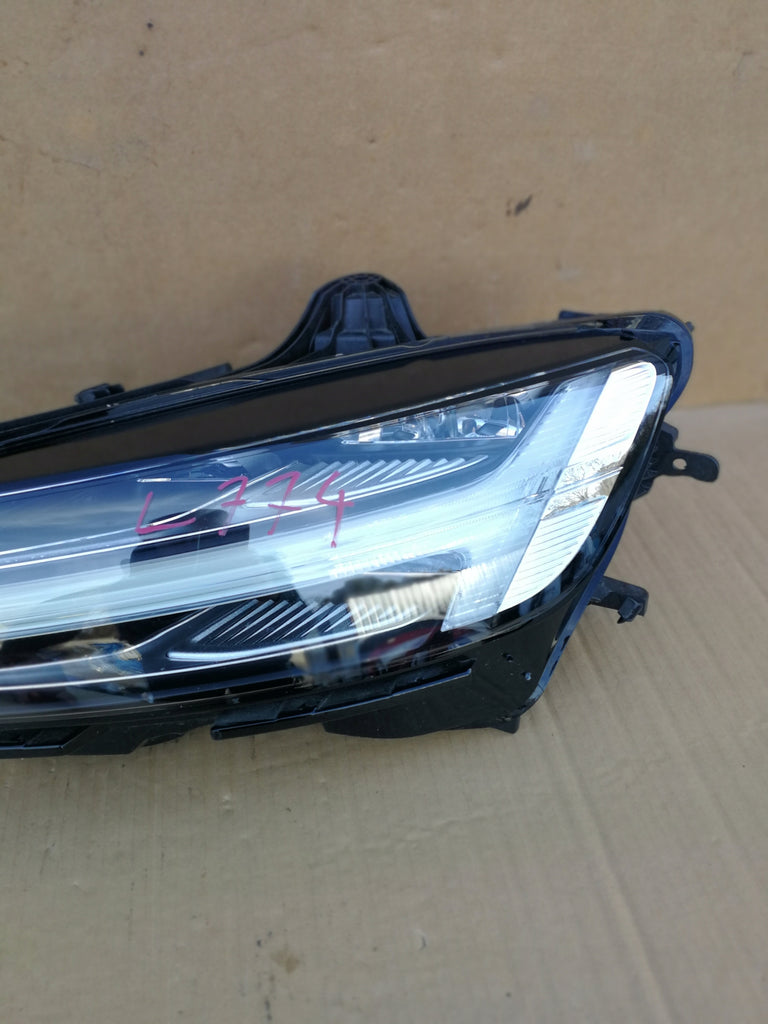 VOLVO V60 S60 II 18- LAMPA LEWA PRZÓD FULL LED 32365339 EU