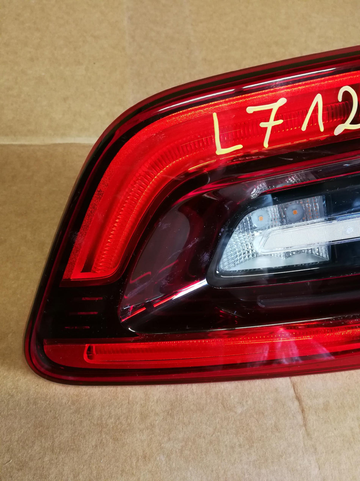 Renault Kadjar Lift 17- Hinten Links Leuchte Heckklappe LED 265553530R — Foto 3 von 8