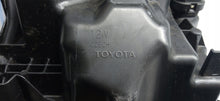 Laden Sie das Bild in den Galerie-Viewer, TOYOTA YARIS IV 4 P21 19- SCHEINWERFER LINKS VORNE LINSE KOITO K0-6 EU