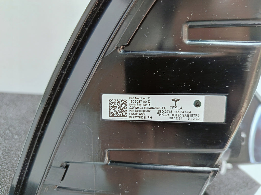 TESLA 3 LIFT Y 20- LAMPA REFLEKTOR ŚWIATŁO PRAWY TYŁ LED NOWA 1502087-00-D