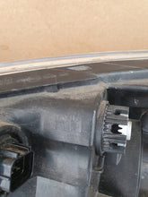 Laden Sie das Bild in den Galerie-Viewer, KIA PICANTO II SCHEINWERFER RECHTS VORNE EU 92102-1Y011/1Y010