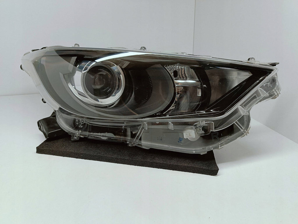 TOYOTA YARIS IV 4 P21 19-LAMPA REFLEKTOR PRAWY PRZÓD SOCZEWKA KOITO K0-6 EU