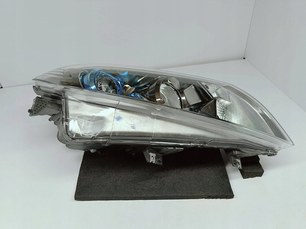 Suzuki Vitara III LY 15- LAMPA PRAWA PRZÓD LED NIEBIESKA KOITO 100-18095