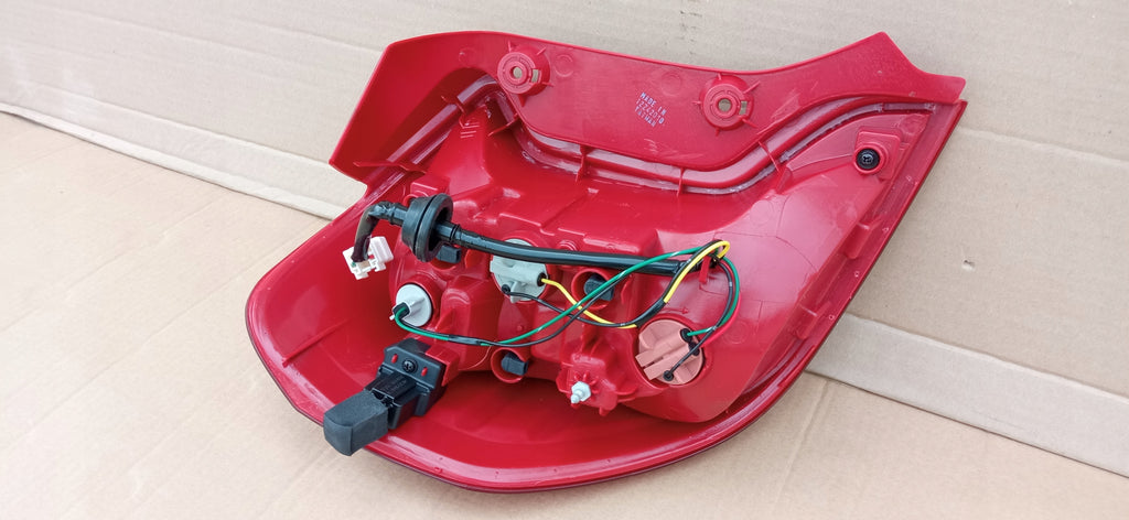 KIA PICANTO III 17- LAMPA PRAWA TYLNA PRAWY TYŁ TYC 11-E463