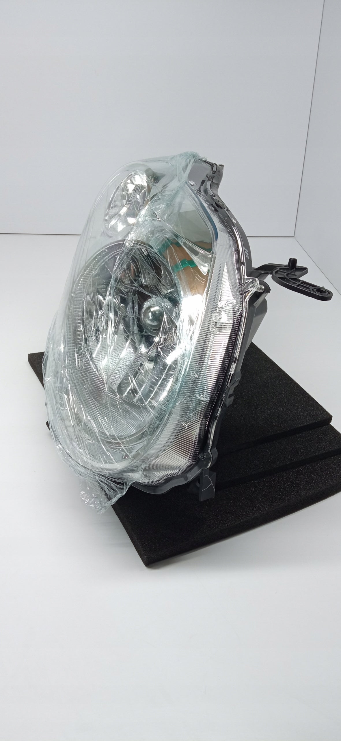 Suzuki Alto VII 09- Front Right Light Front Standard H4 — photo 3 of 11