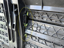 Load image into Gallery viewer, PEUGEOT 3008 III 23- KIEROWNICA WLOT POWIETRZA ROLETA ŻALUZJA 9841341080