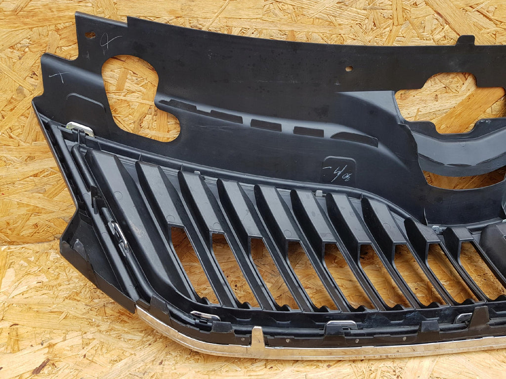 SKODA RAPID 12- ATRAPA GRILL KRATKA ZDERZAKA PRZEDNIEGO CHROM 5JA853668