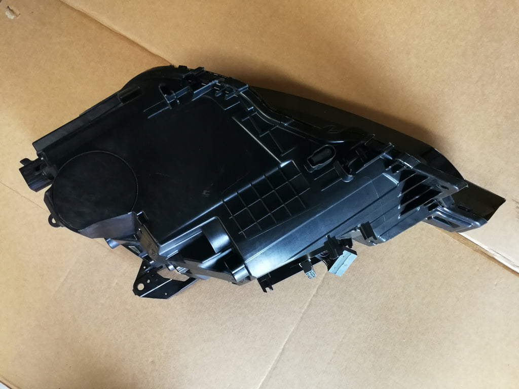 VOLVO XC60 II LIFT 20- LAMPA PRAWA PRZÓD PRZEDNIA MID LHD FULL LED 32342515